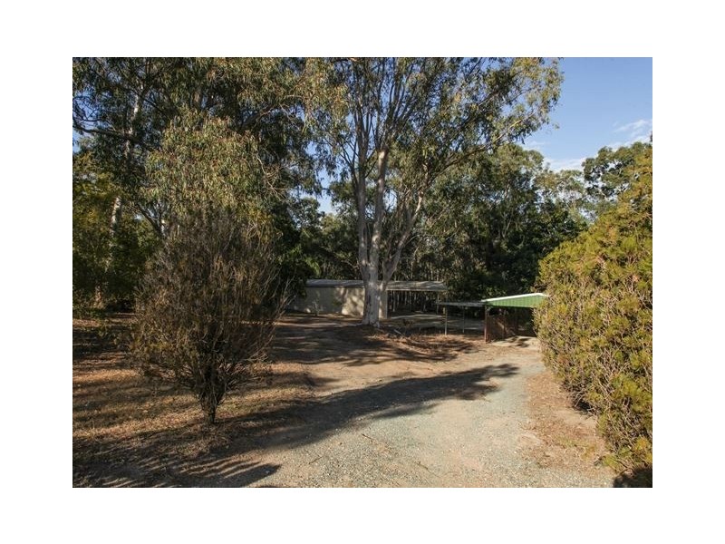 24 Ghostgum Ct, Park Ridge QLD 4125