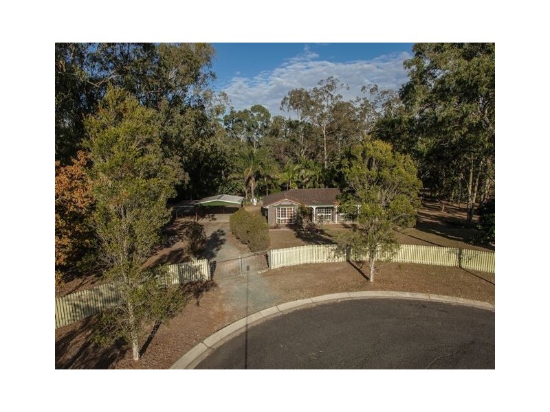 24 Ghostgum Ct, Park Ridge QLD 4125