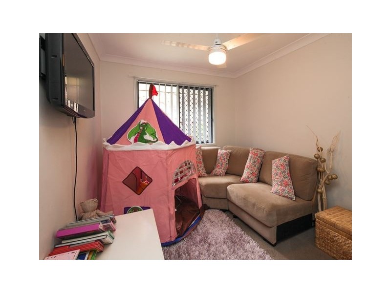 17 Chatfield St, Edens Landing QLD 4207
