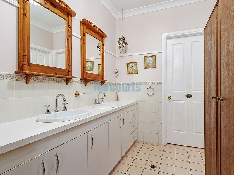 22 Bahrview Drive, Bahrs Scrub QLD 4207