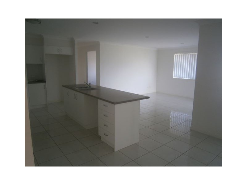 2 Crestwood Street, Bahrs Scrub QLD 4207
