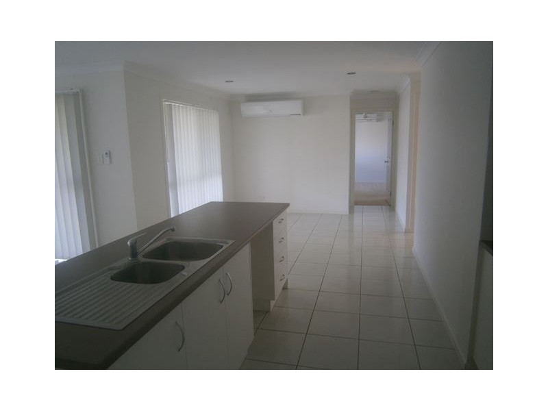 2 Crestwood Street, Bahrs Scrub QLD 4207