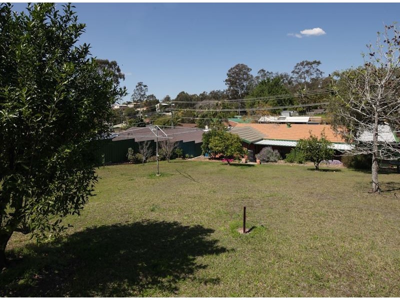 34 Avonmore Street, Edens Landing QLD 4207