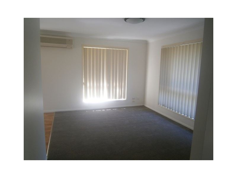 49 Chatfield Street, Edens Landing QLD 4207