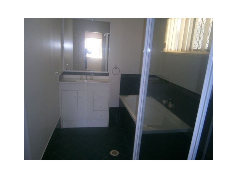 49 Chatfield Street, Edens Landing QLD 4207