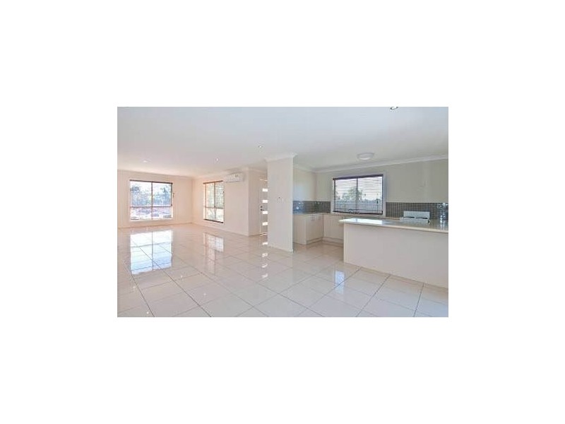 13 Hendrix St, Windaroo QLD 4207