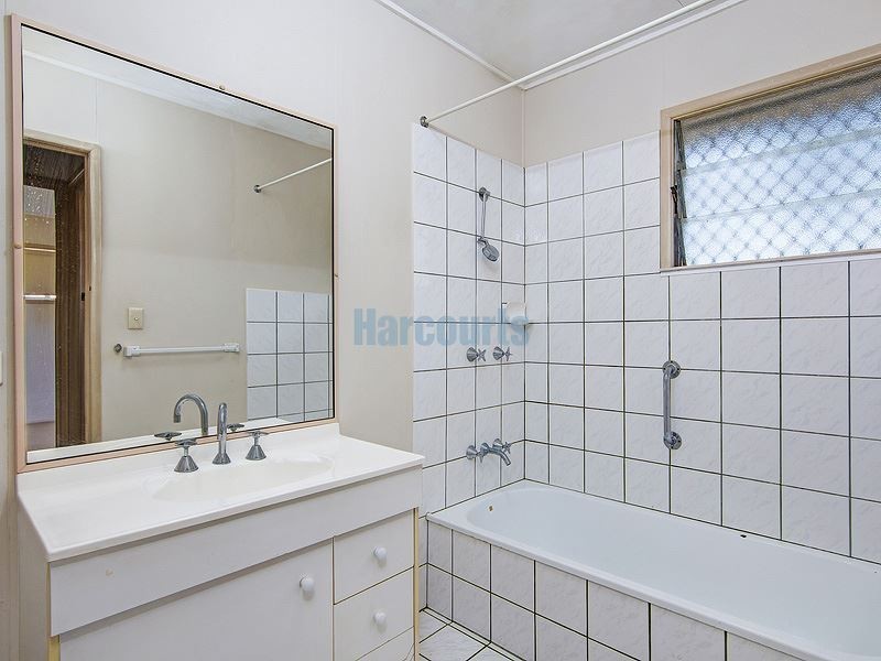 33 Kelvin St, Woodridge QLD 4114