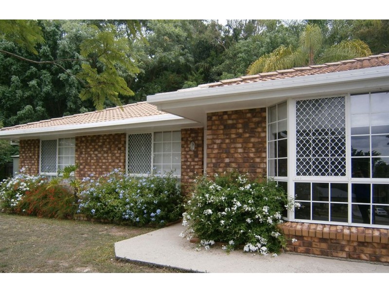 9 Melton Court, Edens Landing QLD 4207