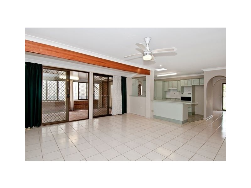 4 Earlsfield Court, Carindale QLD 4152