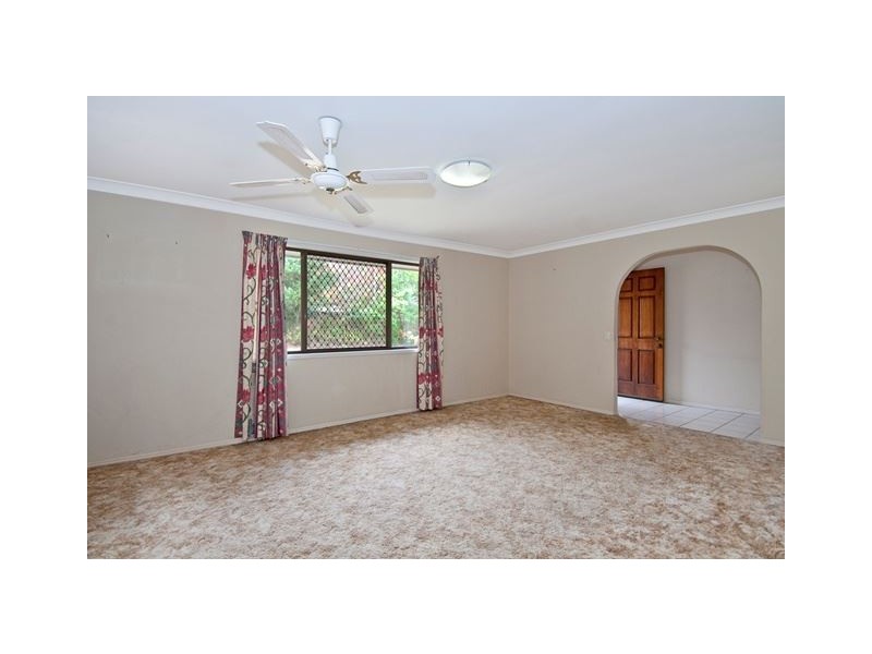 4 Earlsfield Court, Carindale QLD 4152