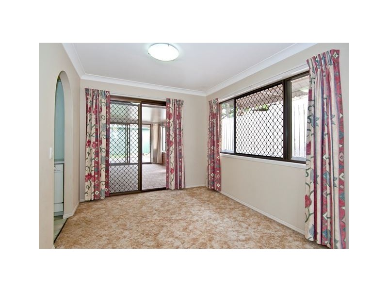 4 Earlsfield Court, Carindale QLD 4152