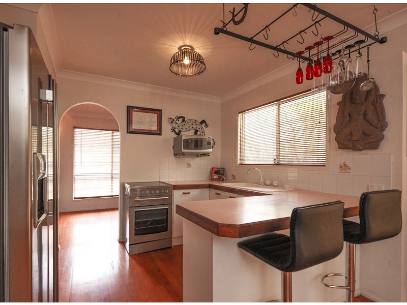 16 Veronica Ct, Buccan QLD 4207