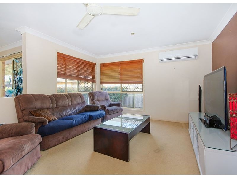 8 Lake Kurwongbah Court, Logan Reserve QLD 4133