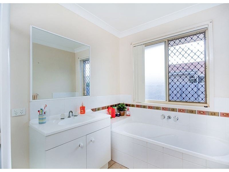 8 Lake Kurwongbah Court, Logan Reserve QLD 4133