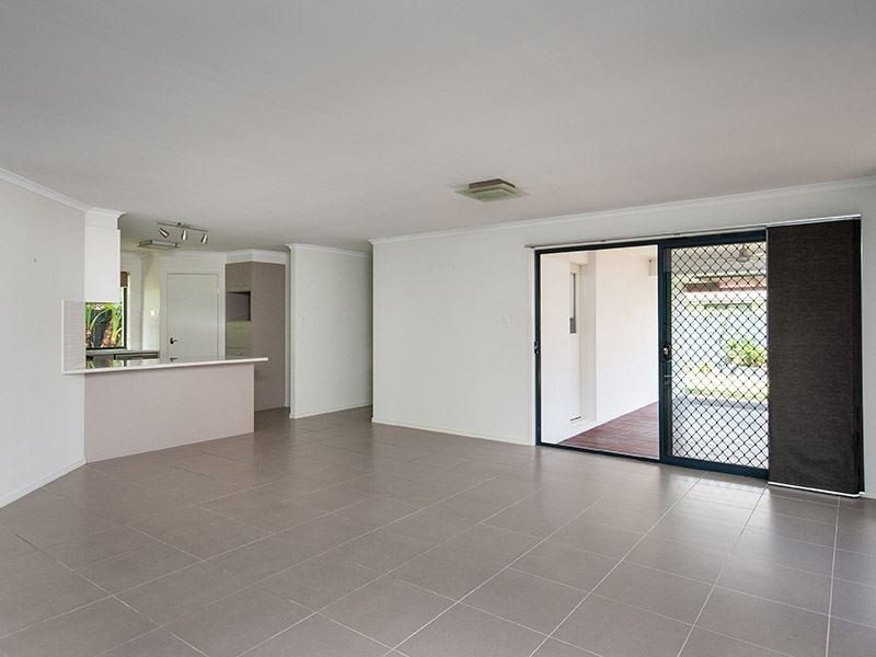 16 Coalstoun Crossing, Waterford QLD 4133