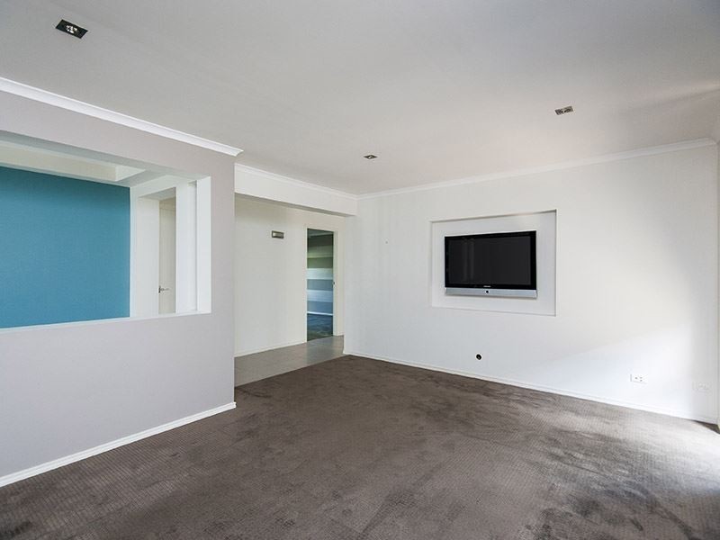 16 Coalstoun Crossing, Waterford QLD 4133