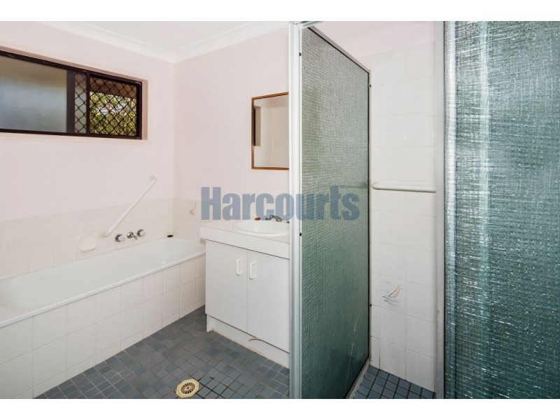3 Tregana Circuit, Edens Landing QLD 4207