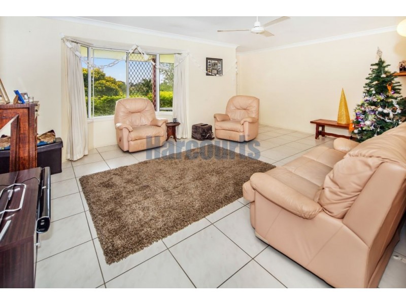 27 Leighton Drive, Edens Landing QLD 4207