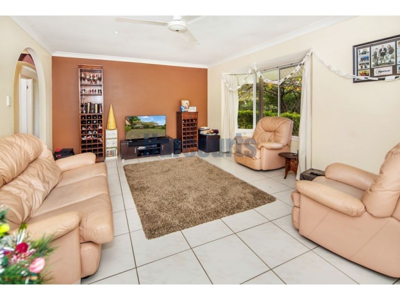 27 Leighton Drive, Edens Landing QLD 4207