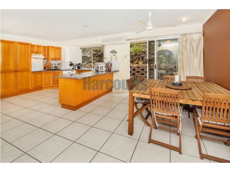 27 Leighton Drive, Edens Landing QLD 4207