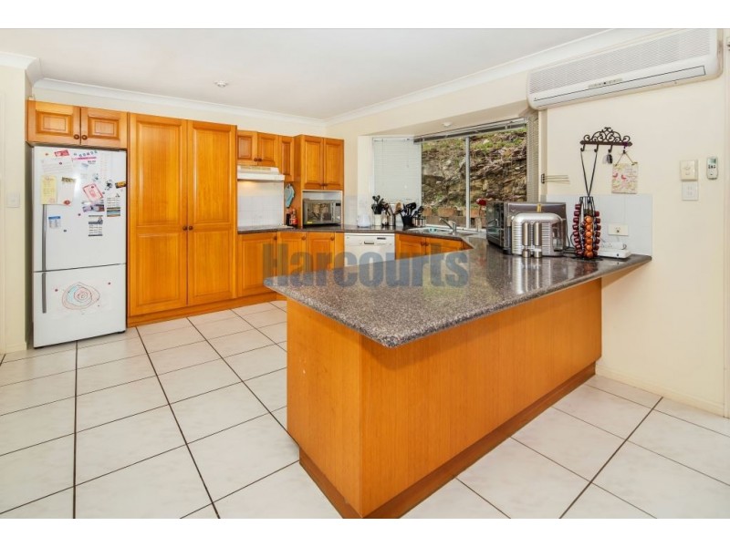 27 Leighton Drive, Edens Landing QLD 4207