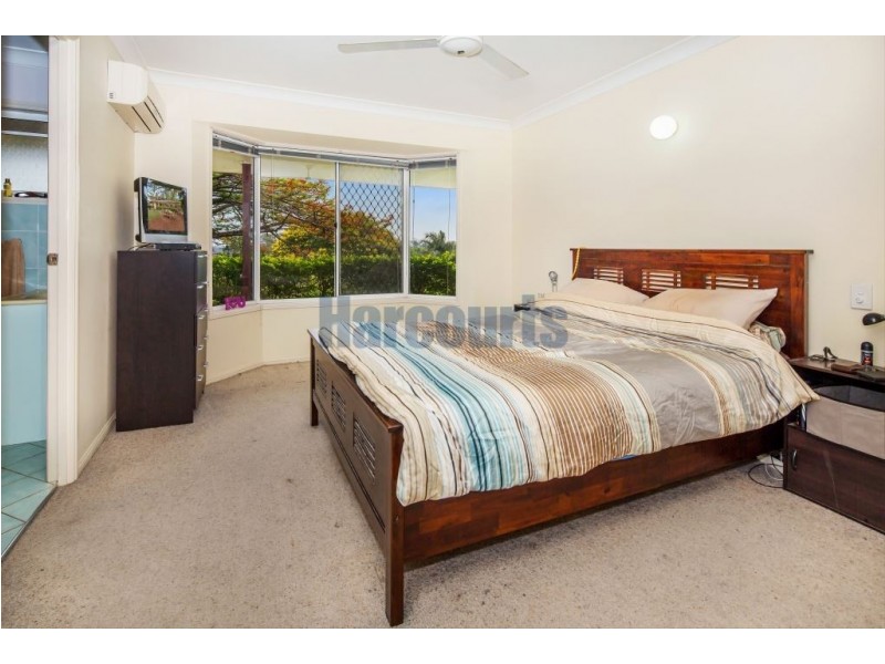 27 Leighton Drive, Edens Landing QLD 4207