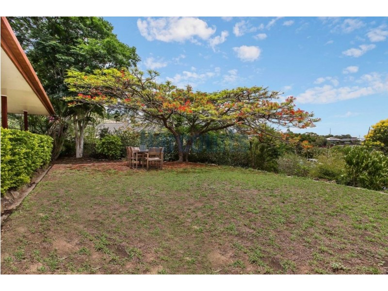 27 Leighton Drive, Edens Landing QLD 4207