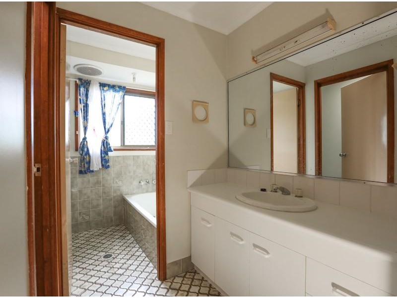 53 Harding Blvd, Mount Warren Park QLD 4207