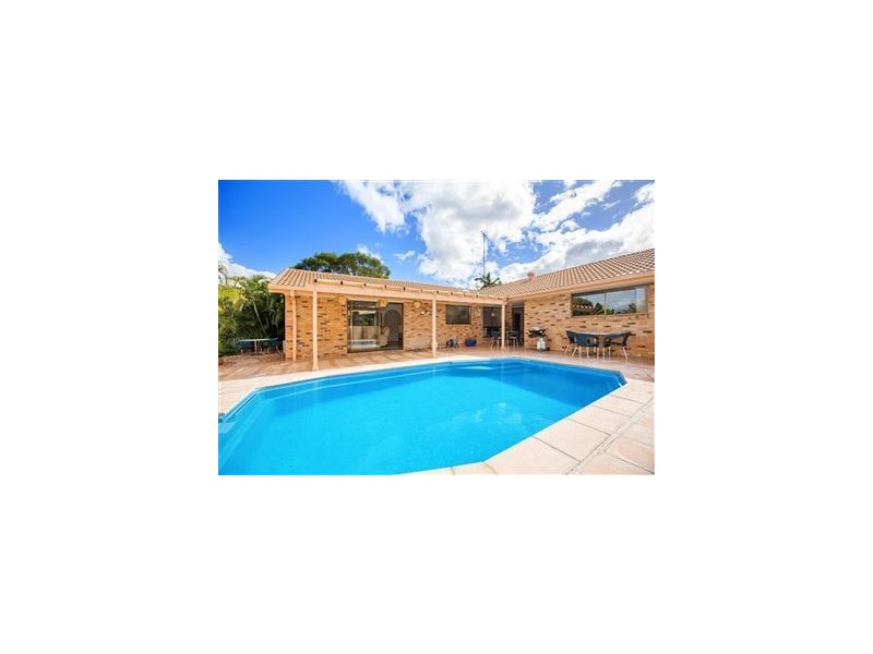 10 Kaiser Drive, Windaroo QLD 4207