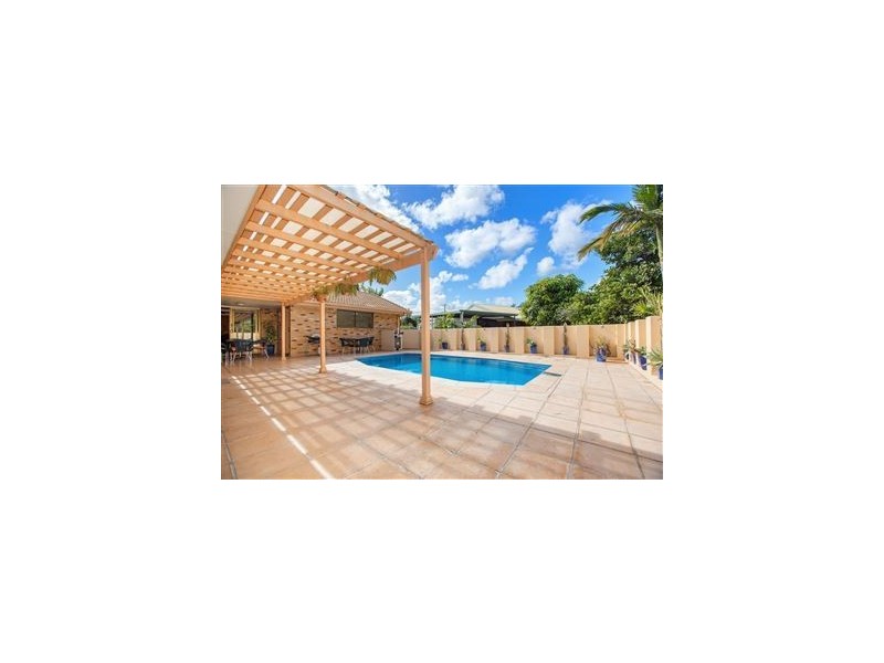 10 Kaiser Drive, Windaroo QLD 4207