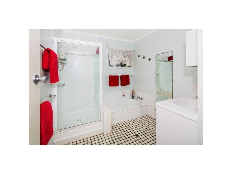 98 Adelaide Cct, Beenleigh QLD 4207