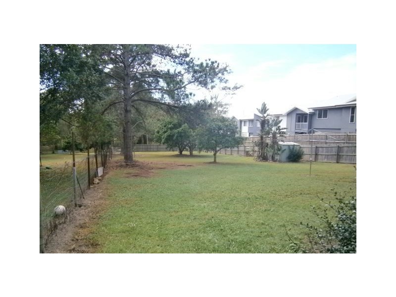 31 Abang Ave, Tanah Merah QLD 4128