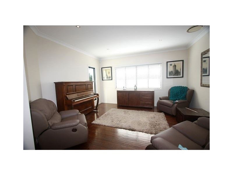 2 Omaru Street, Loganholme QLD 4129