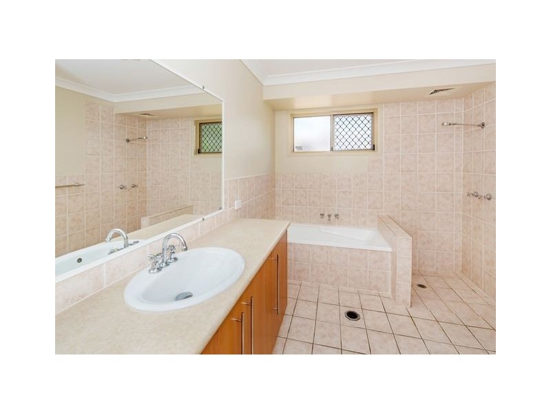 25 Susan Godfrey Dr, Windaroo QLD 4207