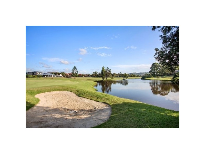 4 Riverside Terrace, Windaroo QLD 4207