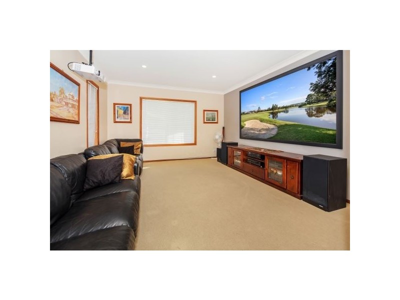 4 Riverside Terrace, Windaroo QLD 4207