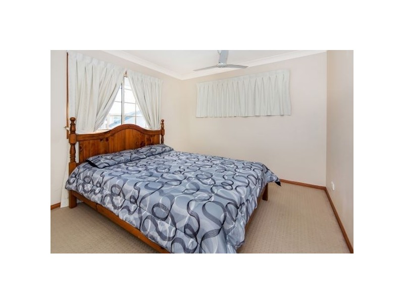 4 Riverside Terrace, Windaroo QLD 4207