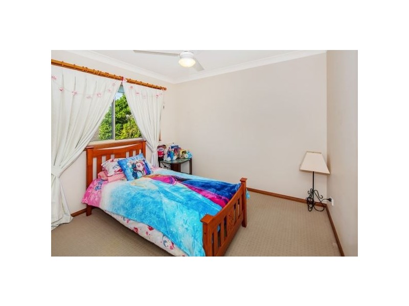4 Riverside Terrace, Windaroo QLD 4207