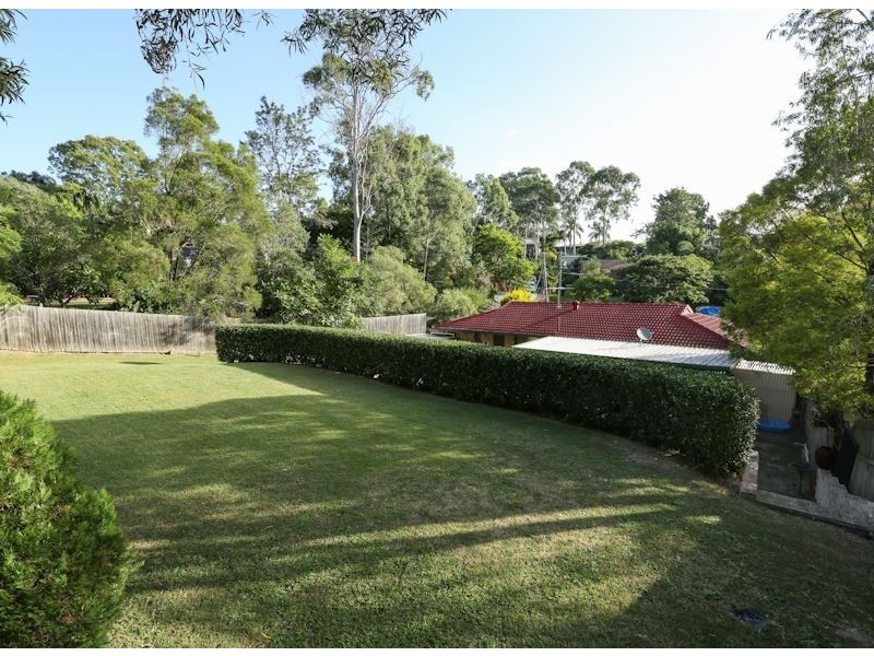 24 Morisset Ct, Edens Landing QLD 4207