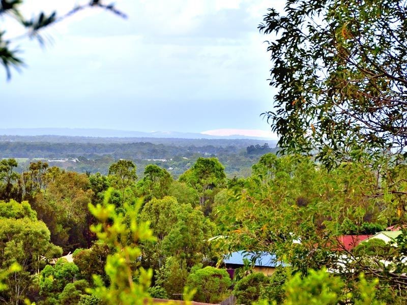 5 Vella Place, Edens Landing QLD 4207