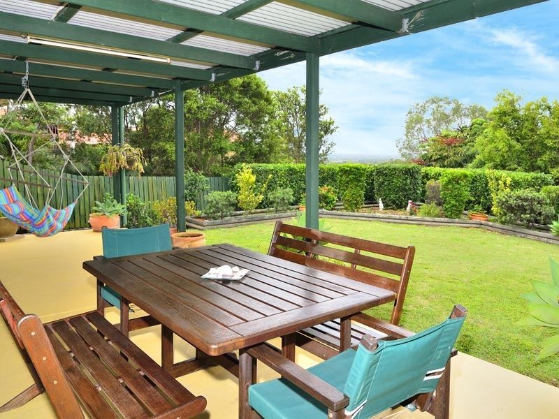5 Vella Place, Edens Landing QLD 4207