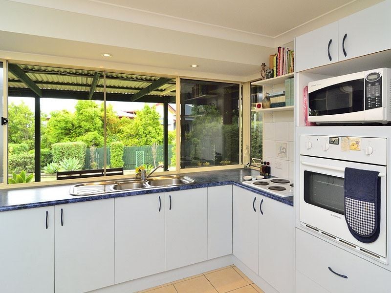 5 Vella Place, Edens Landing QLD 4207
