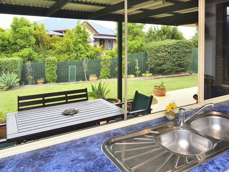 5 Vella Place, Edens Landing QLD 4207