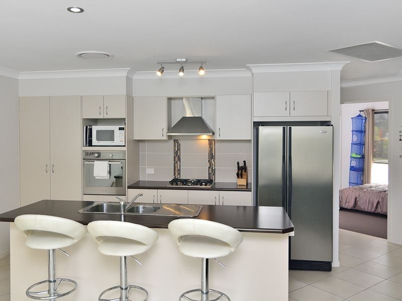 1 Richmond Crescent, Waterford QLD 4133