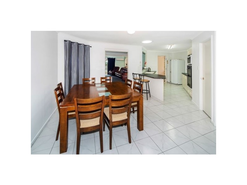 280 Mt Warren Blvd, Mount Warren Park QLD 4207