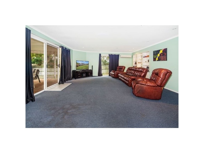 280 Mt Warren Blvd, Mount Warren Park QLD 4207