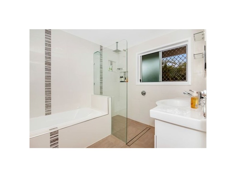 280 Mt Warren Blvd, Mount Warren Park QLD 4207