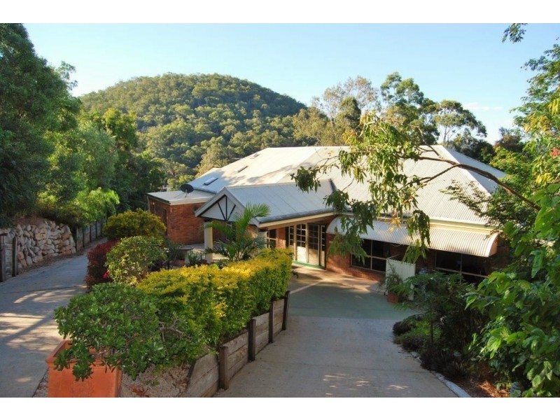 5 Bahrview Drive, Bahrs Scrub QLD 4207