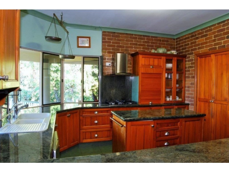 5 Bahrview Drive, Bahrs Scrub QLD 4207