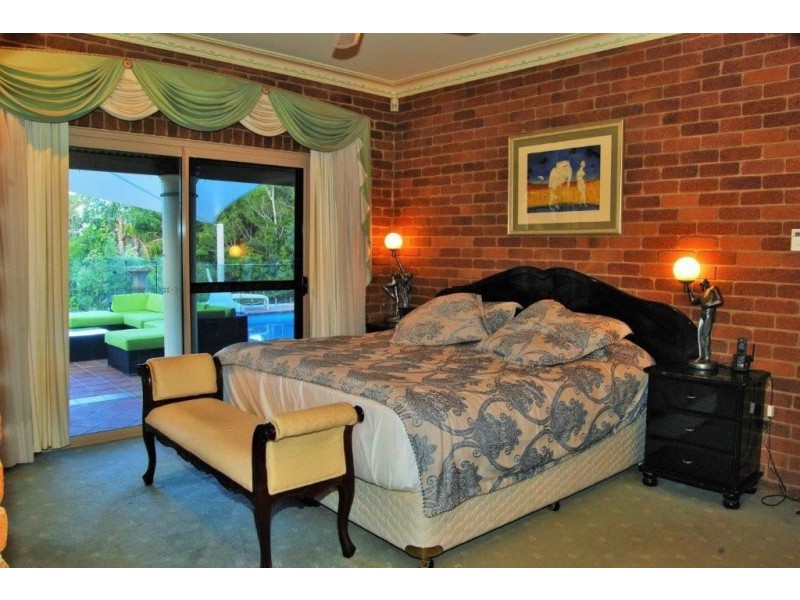 5 Bahrview Drive, Bahrs Scrub QLD 4207